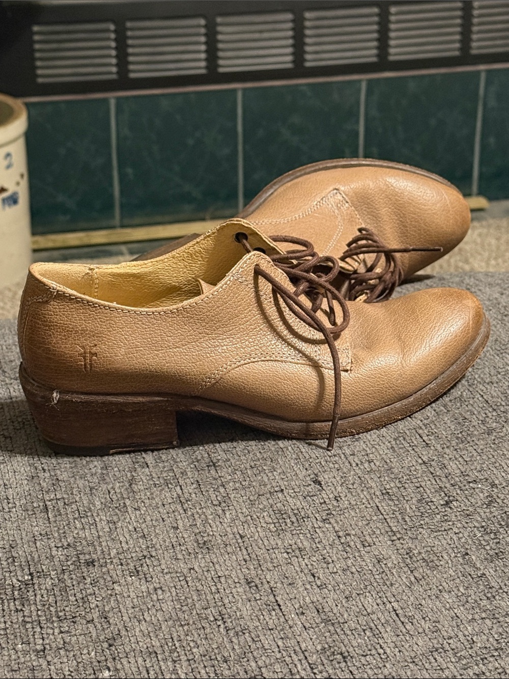 FRYE Carson Oxford leather lace up heeled dark academia bootie’s 7.5 - Picture 2 of 7